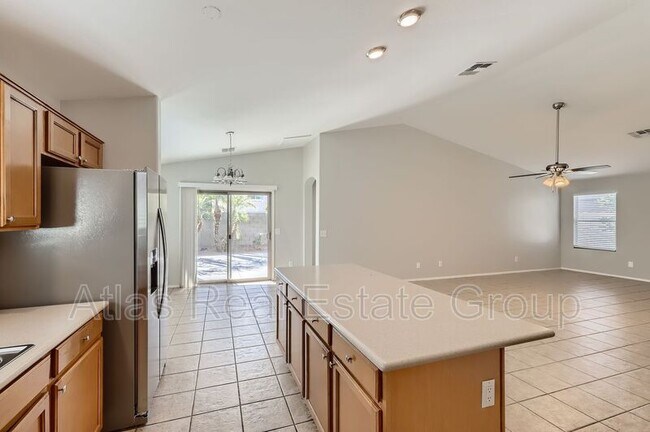 Building Photo - 13917 W Country Gables Dr