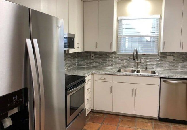 Building Photo - 3804 Pennsylvania Ave