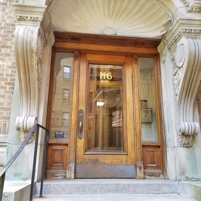 Foto del edificio - 116 Riverway