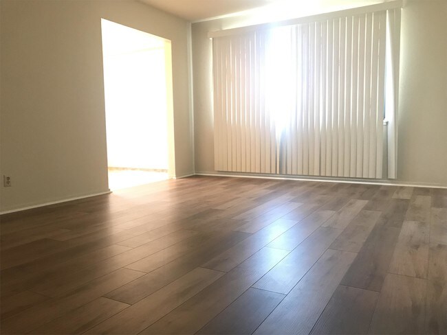Foto del edificio - 796 Masson Ave