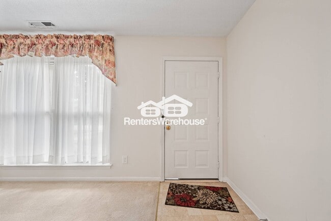 Foto del edificio - 5892 Connors Dr