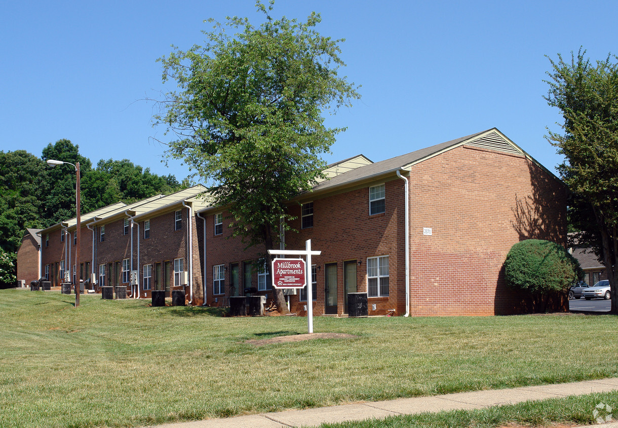 Foto del edificio - Millbrook Apartments