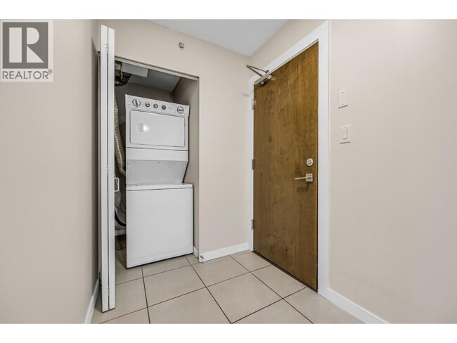 Building Photo - 4888 Brentwood Dr