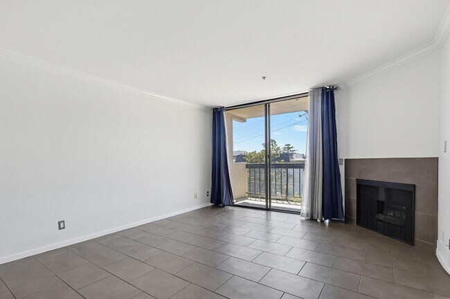 Foto del edificio - 7320 Hawthorn Ave
