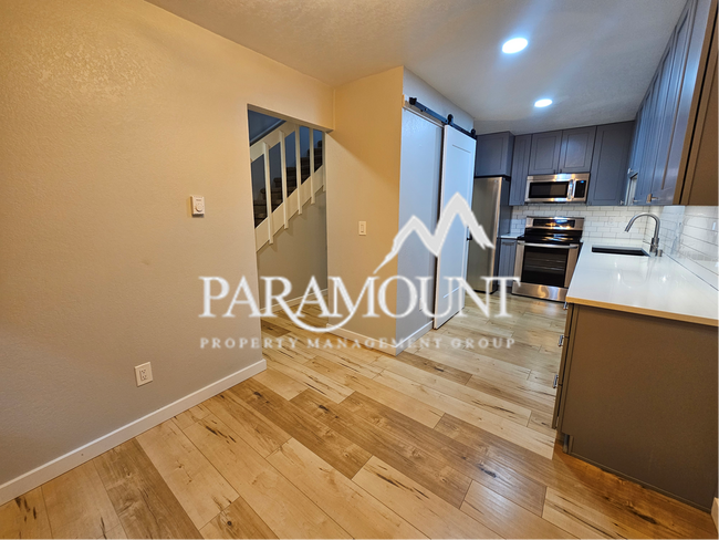 Foto del edificio - *Price Drop* Serene and Modern 1 Bedroom + Loft Condo in Bremerton!