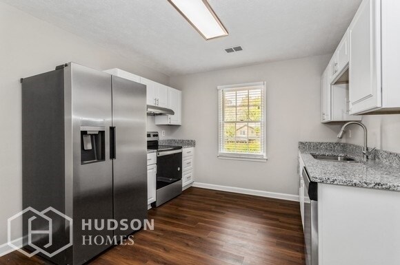 Building Photo - NOW AVAILABLE! - 415 Springlake Dr, Lawren...