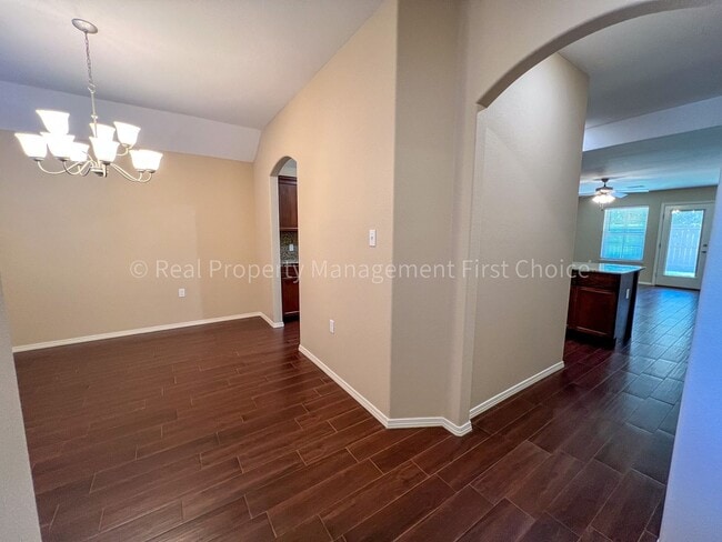 Building Photo - 420 Ridge Point Dr