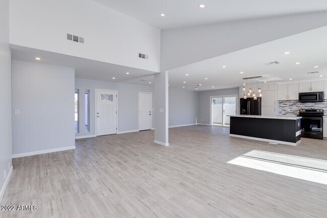 Foto del edificio - 6729 E Kings Ave