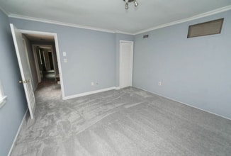 Building Photo - 219 Lakewood Dr