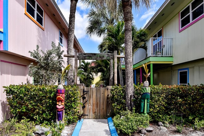 Building Photo - Palm Terrace
