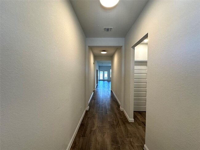 Foto del edificio - 8404 Skytex St