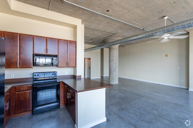 1HAB, 1BA - 1,251 ft² - Ventana Lofts – Historic Elegance Meets Mo...