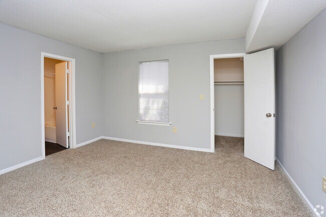 Building Photo - Georgetown Luxury Townhomes and Apartments