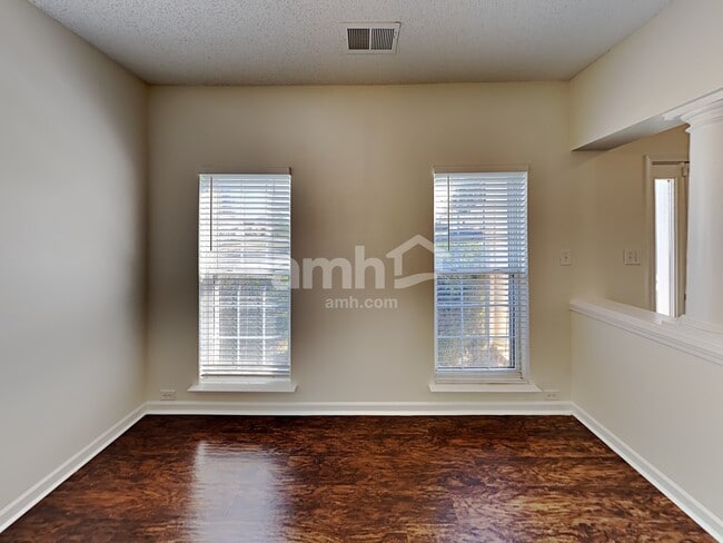 Foto del edificio - 14842 Jerpoint Abby Dr