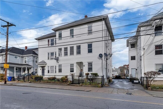 Foto del edificio - 135 Illinois St