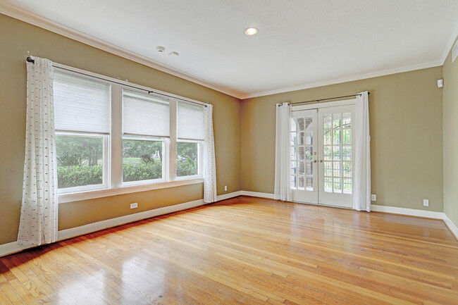 Living Room - 1710 Rosedale St