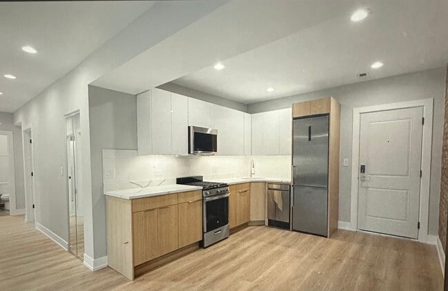 Building Photo - 1552 W Juneway Ter