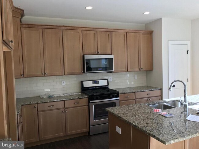 Foto del edificio - 63 Lila Ln