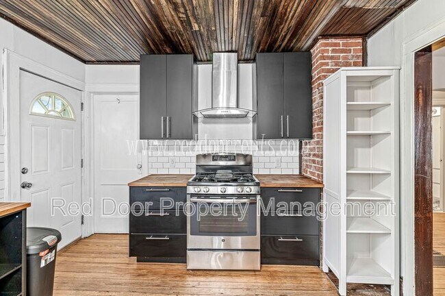 Building Photo - 942 E Tabor St