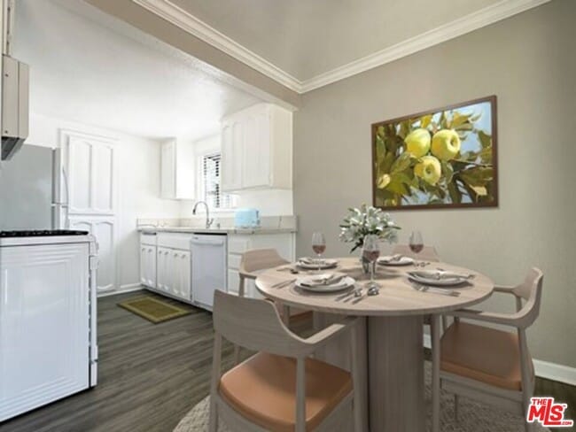 Building Photo - 1925 W College Ave