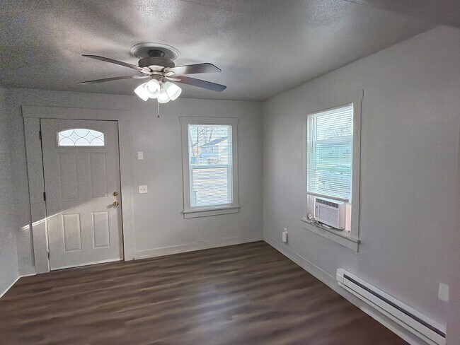 Foto del edificio - What a deal! Cant beat this price! 2 bed 1 bath