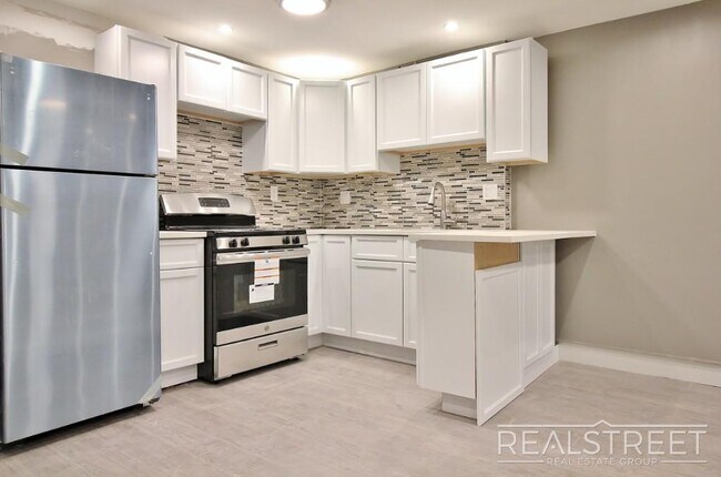Foto del edificio - NO FEE! NEW 3 BED 2 Bath in Crown Heights Limestone!