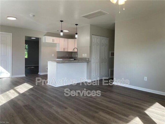 Foto del edificio - 7120 Clarion Ln