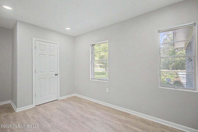 Foto del edificio - 3 bed close to D'Iberville!