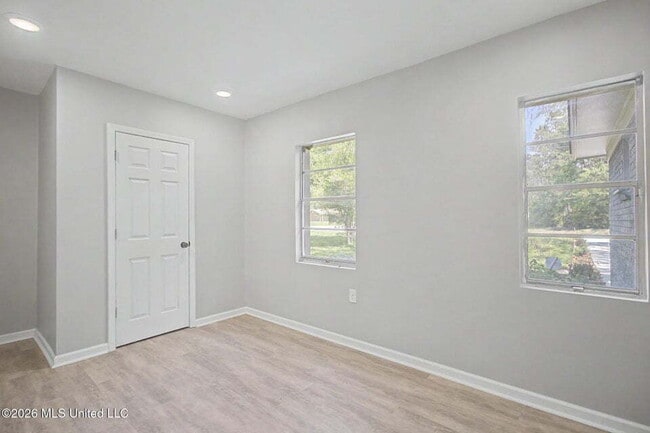 Building Photo - 3 bed close to D'Iberville!