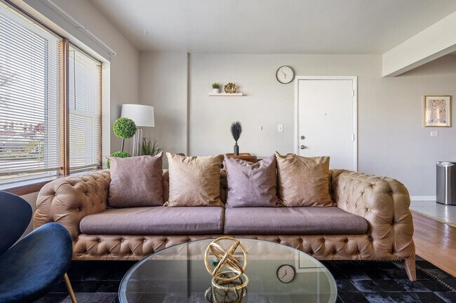 Foto del edificio - 30 W Burlington Ave