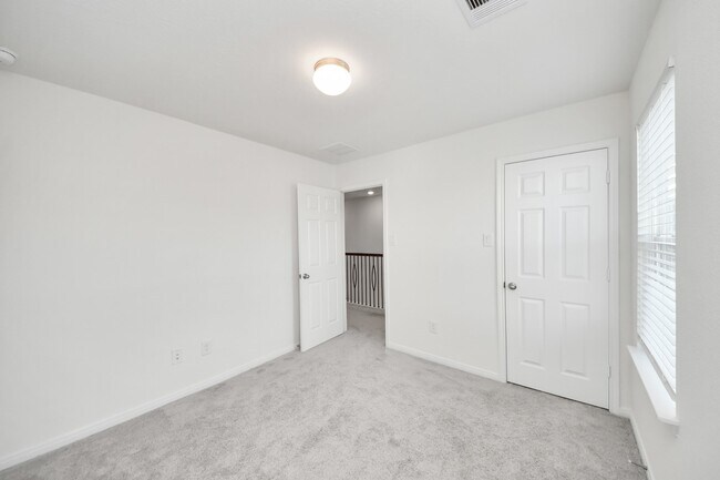 Foto del edificio - 17310 Rock Willow Ln