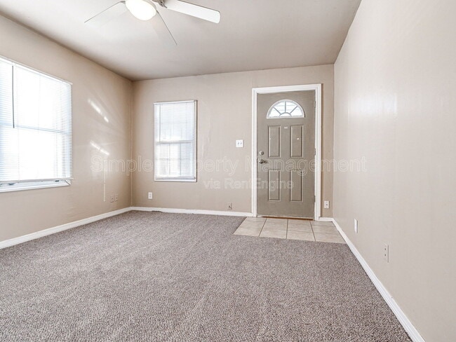 Foto del edificio - 4001 N Rockwell Ave