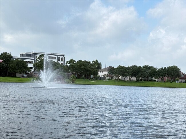 Foto del edificio - 2715 Sunnycreek Ln
