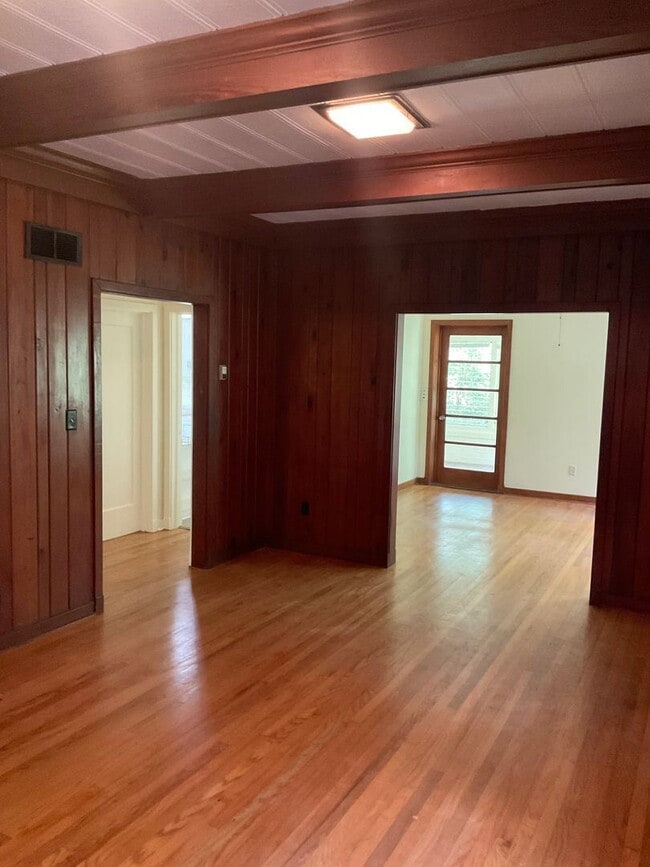 Building Photo - 4 br, 2.5 bath House - 2721 SW 3rd Pl.
