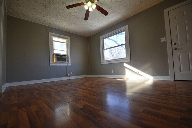 Building Photo - 2 Bedroom 1 Bath with a Full Walkout Basement