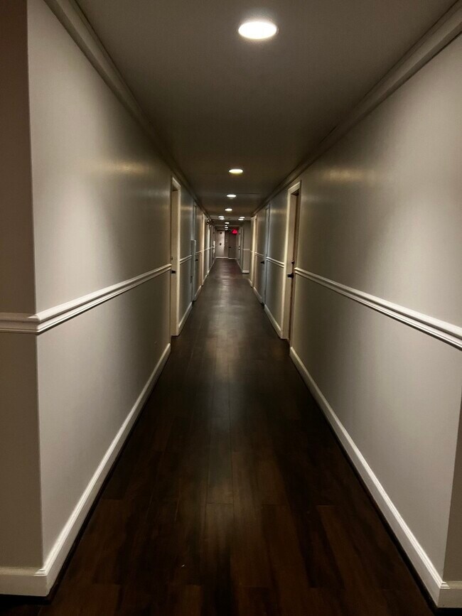 Foto del edificio - 5820 Oakwood Dr