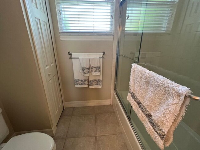 Building Photo - 5246 Forest Edge Ct