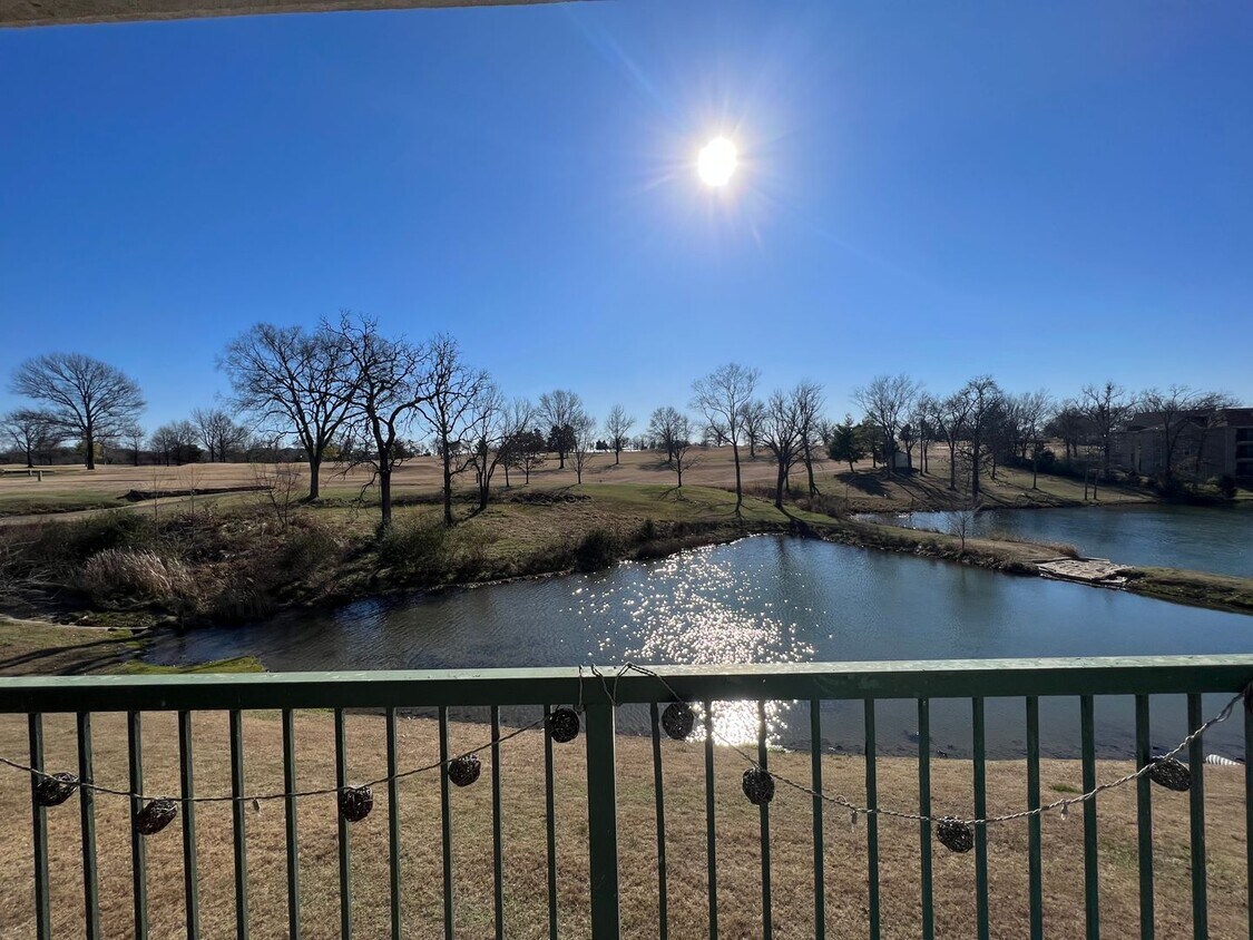 Primary Photo - 160 W Rockford Dr