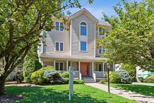 Building Photo - 238 Claremont Ave