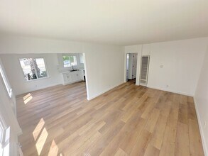 Building Photo - 14410 Magnolia Blvd