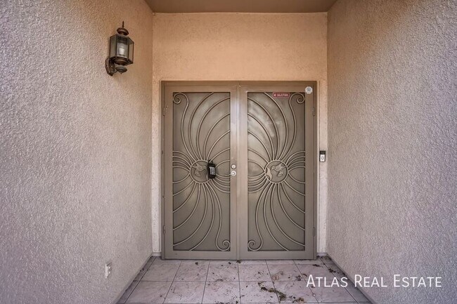 Building Photo - 8622 E Bullrider Pl