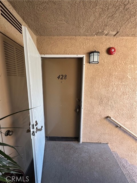 Building Photo - 1046 Calle Del Cerro