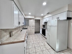 Building Photo - 106 Rialto Ave