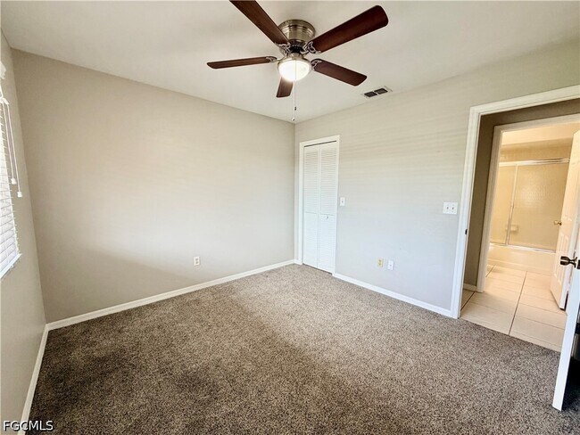 Foto del edificio - 13076 Cross Creek Ct
