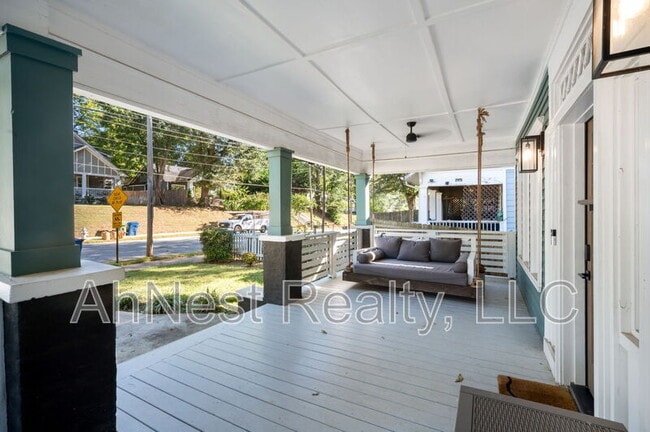 Building Photo - 1458 Beecher St SW