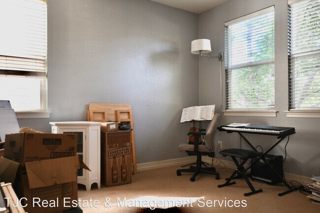 Foto del edificio - 4 br, 3.5 bath House - 2769 Wabash St