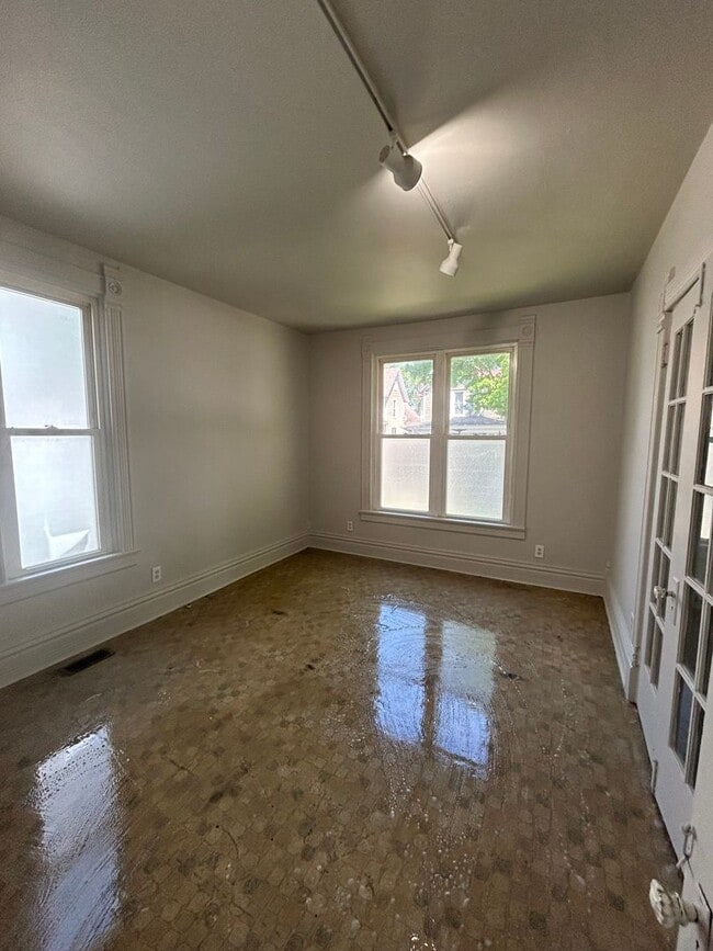 Building Photo - 1201 Huestis Ave