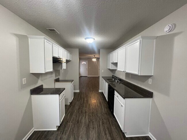 Foto del edificio - 10179 Sterling Ridge Dr