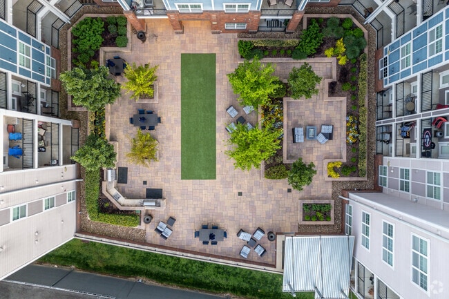 Patio - District Flats