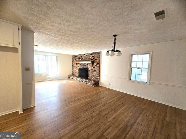 Foto del edificio - 2015 Gibralter Way